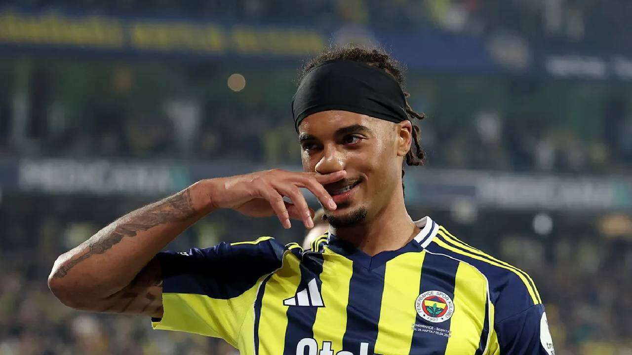 Ali Koç 8 milyon euroya Fenerbahçe'ye imza attırmıştı: Aziz Yıldırım 30 milyon euroya satıyor! 6